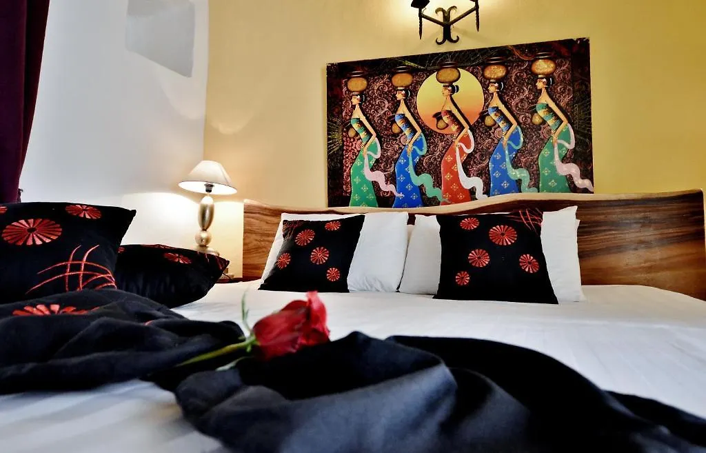 ناسار Chapel 5 Boutique Suites B&B فندق مبيت وإفطار
