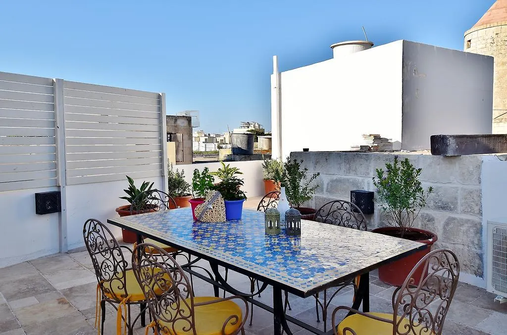 Chapel 5 Boutique Suites B&B Naxxar 2*,  Malta